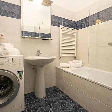 Real Italian Estate - Red Coral