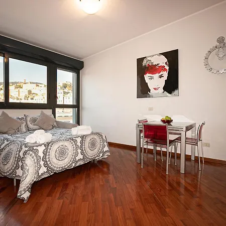 Real Italian Estate - Red Coral * Génova