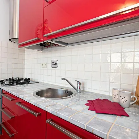 Real Italian Estate - Red Coral Apartment
