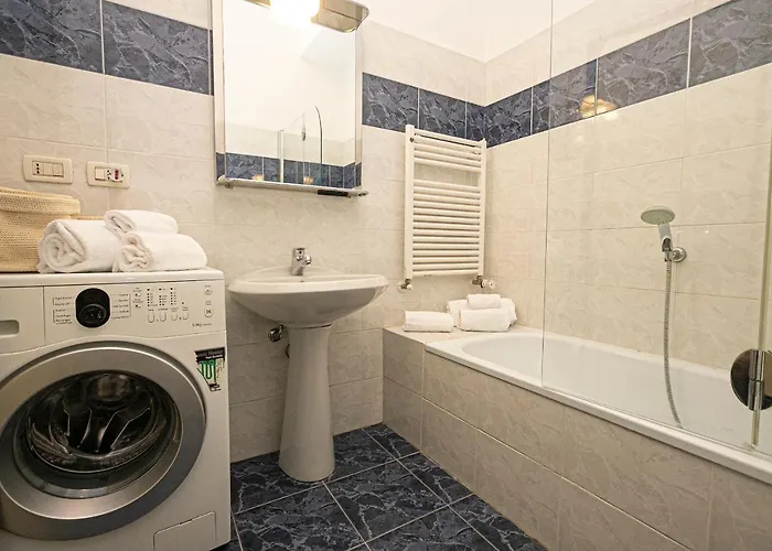 Real Italian Estate - Red Coral