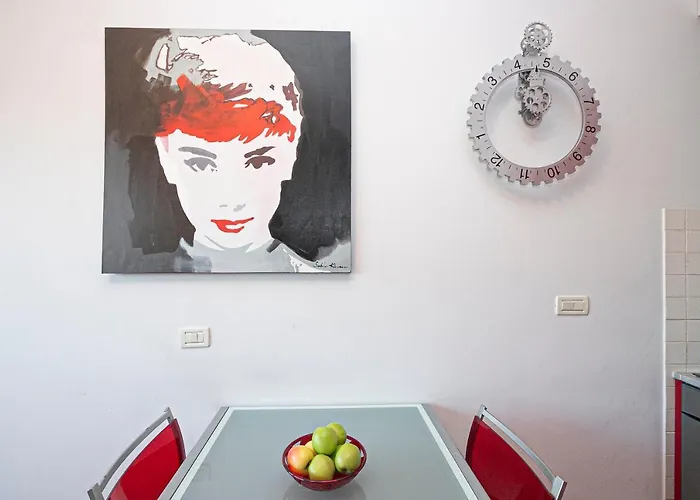 Real Italian Estate - Red Coral جنوة