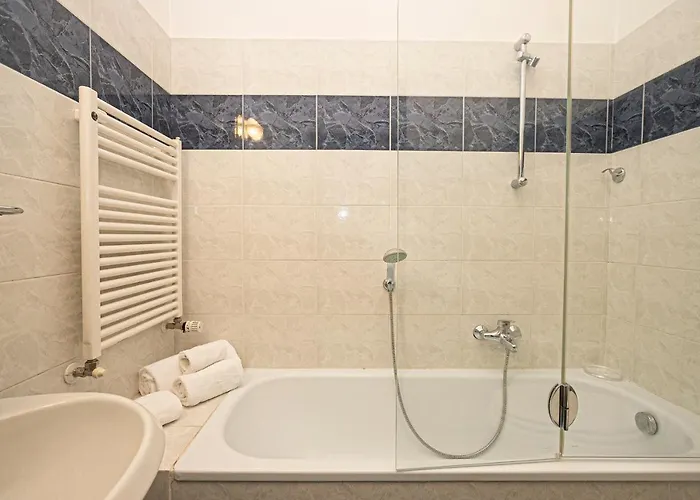 Real Italian Estate - Red Coral شقة